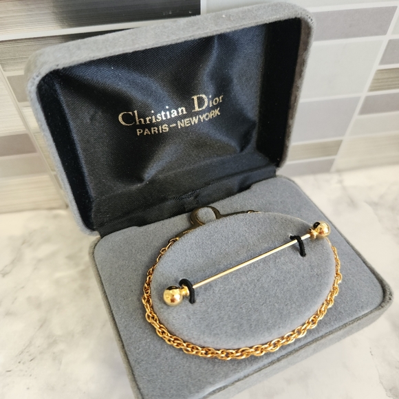 !!! SOLD !!! CHRISTIAN DIOR Vintage Necktie Pin & Chain Set - Picture 2 of 11